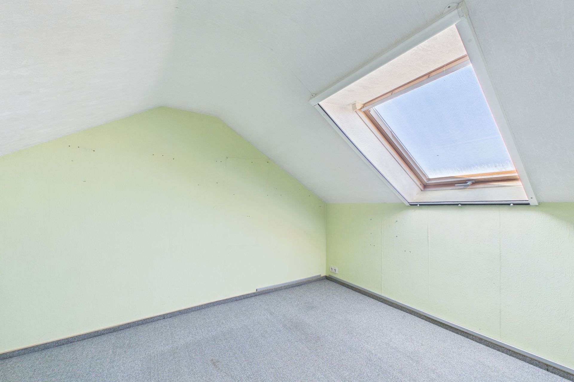 Immobilie in Oelde - Sanierungsobjekt mit zwei Wohneinheiten und zusätzlicher Fläche – großes Entwicklungspotenzial - Bild 11