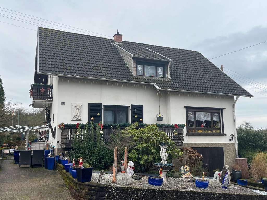 Immobilie in Illingen - WUSTWEILER : 1-2  FH mit POTENTIAL und 2689 m² GRUNDSTÜCK in TRAUMLAGE !   - Bild 1