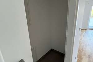 Hochparterre: 2-Zimmer-Wohnung direkt am Kanal (Lindenauer Hafen) mit Aufzug, Balkon u. Vorratsraum – Hafenstraße 9C, 4179 Schönau, Leipzig – Vorschaubild 12