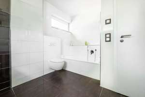Design, Raum und Flexibilität – eine moderne Bauhausvilla mit Pool für alle Lebensphasen – Die vollständige Adresse der Immobilie erhältst du vom Anbieter., 81825 Gartenstadt Trudering, München – Vorschaubild 8