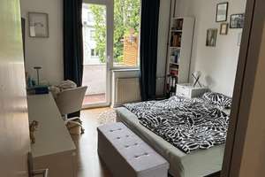 Zwei Zimmer in Lindenthal: Helle Wohnung mit Balkon – Zülpicherstr. 284, 50937 Sülz, Köln – Vorschaubild 1
