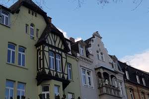 Nicht Familiengeeignet-Renovierte 4-Zimmerwohnung in Wiesbaden-Biebrich – Die vollständige Adresse der Immobilie erhältst du vom Anbieter., 65203 Biebrich, Wiesbaden – Vorschaubild 1
