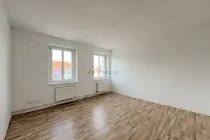 Studibude gesucht? 2 Zimmer, Balkon, EBK – Lutherviertel ruft! – Zschopauer Str. 153, 9126 Chemnitz – Vorschaubild 1