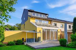 Familiendomizil mit beeindruckender Gartenfläche – Die vollständige Adresse der Immobilie erhältst du vom Anbieter., 50259 Pulheim – Vorschaubild 1