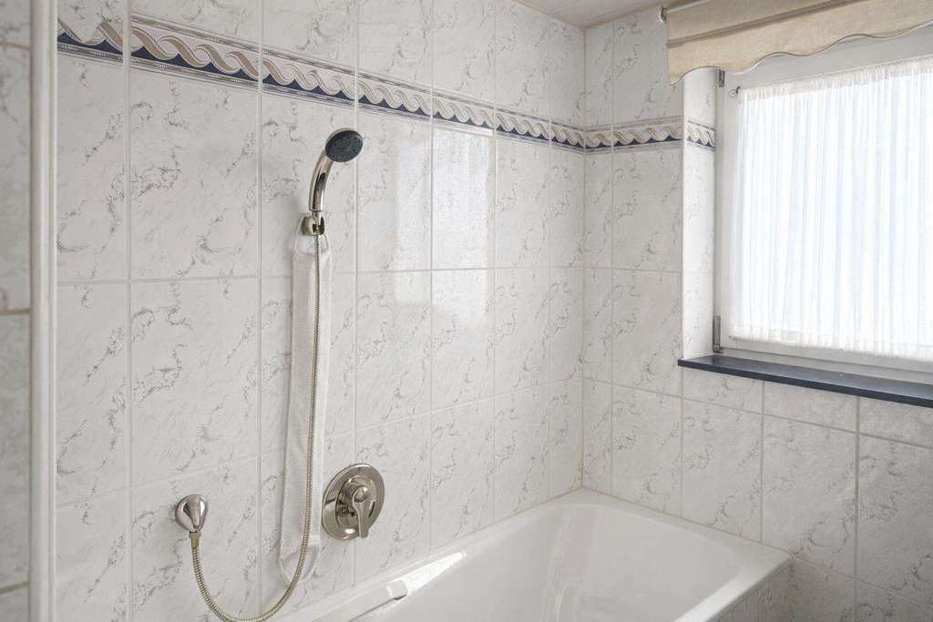 Immobilie in Aerzen - Landhausflair mit bezugsfertiger Dachgeschosswohnung - Bild 4