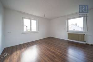 Zweifamilienhaus | leerstehend | Doppelgarage | 1.085 m² | Abtswind – Die vollständige Adresse der Immobilie erhältst du vom Anbieter., 97355 Abtswind – Vorschaubild 15