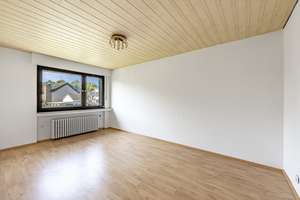 Charmantes Reihenmittelhaus in familienfreundlicher Wohnlage von Oberhausen-Holten – Die vollständige Adresse der Immobilie erhältst du vom Anbieter., 46147 Holten, Oberhausen – Vorschaubild 6