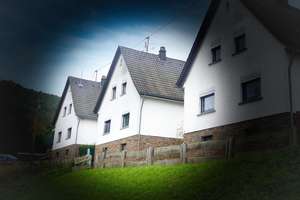 *Ihr erfolgreicher Weg zum Vermögensaufbau: Vermietetes Einfamilienhaus als Kapitalanlage* – Die vollständige Adresse der Immobilie erhältst du vom Anbieter., 53506 Ahrbrück – Vorschaubild 1