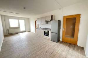 Über den Dächern Zwickaus | 4 Sanierte Zimmer inkl. EBK – Moseler Straße 8, 8058 Pölbitz, Zwickau – Vorschaubild 2