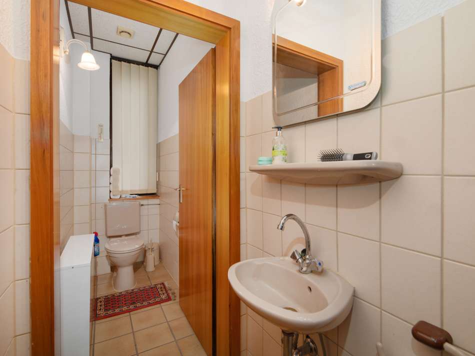 Badezimmer EG Vorderhaus