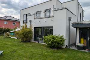 Luxuriöse KfW-55 Villa an der Havelmarina:  Wohnen zwischen Fluss und Forst – Die vollständige Adresse der Immobilie erhältst du vom Anbieter., 13587 Hakenfelde, Berlin – Vorschaubild 33