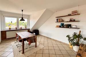 Schöne Dachgeschosswohnung mit großem Balkon und Stellplatz! – 46049 Alstaden-West, Oberhausen – Vorschaubild 4