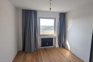 Großzügige und bezugsfreie 4,5 Zimmer Wohnung mit 3 Balkonen in Ludwigsfeld – Breslauer Straße 8, 89231 Neu-Ulm – Vorschaubild 3