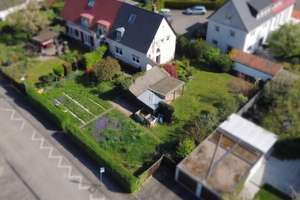 Charmante Doppelhaushälfte mit großem Garten in Stuttgart-Weilimdorf – Die vollständige Adresse der Immobilie erhältst du vom Anbieter., 70499 Wolfbusch, Stuttgart – Vorschaubild 2