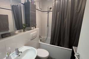 Großzügige 3 Zimmer Familienwohnung mit Balkon, Kinderarztpraxis im Haus – Königsbrunner Straße 37, 86179 Haunstetten-West, Augsburg – Vorschaubild 8