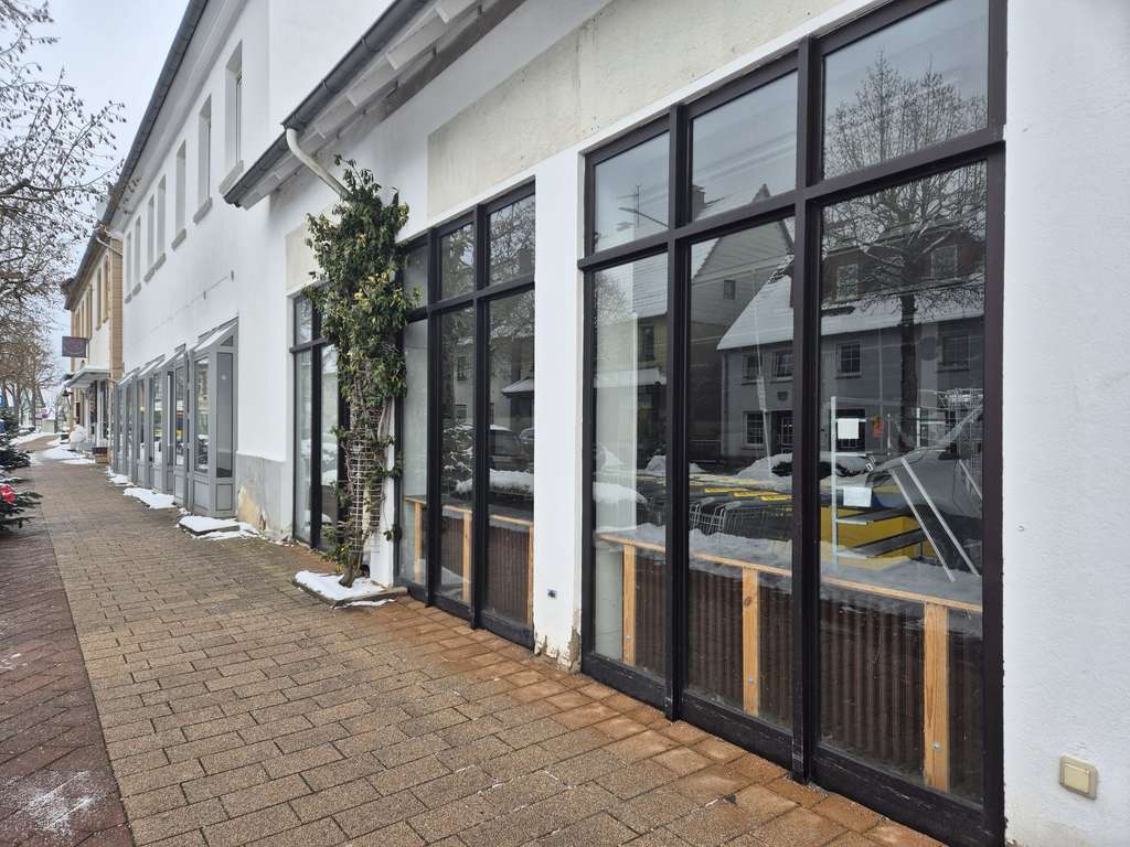 Immobilie in Barntrup - 4 Familien Haus mit Gewerbe in Barntrup Mitte - Bild 0