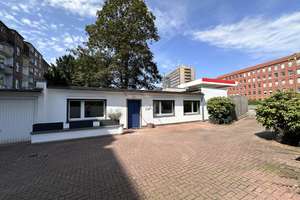 Bilk: kleines Hofhaus mit neuem Bad - wohnen mal anders
