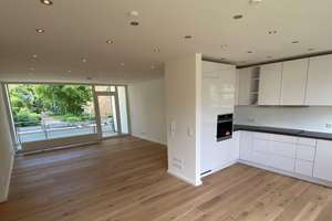 In 2020 kernsanierte, sehr schöne helle 4 1/2 Zimmer Wohnung in Düsseldorf, Mörsenbroich