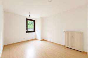 Ruhig gelegene Terrassenwohnung mit sonniger Westterrasse und großem Entwicklungspotenzial! – Die vollständige Adresse der Immobilie erhältst du vom Anbieter., 81545 Harlaching, München – Vorschaubild 4