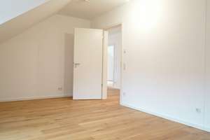 Exklusive Dachgeschosswohnung am Pfanzeltplatz 15a  – Pfanzeltplatz 15a, 81737 Altperlach, München – Vorschaubild 12