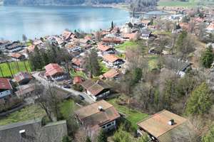 Ihr Refugium über den Dächern von Schliersee
- Attraktives Landhaus mit See- und Bergpanoramablick – Die vollständige Adresse der Immobilie erhältst du vom Anbieter., 83727 Schliersee – Vorschaubild 10