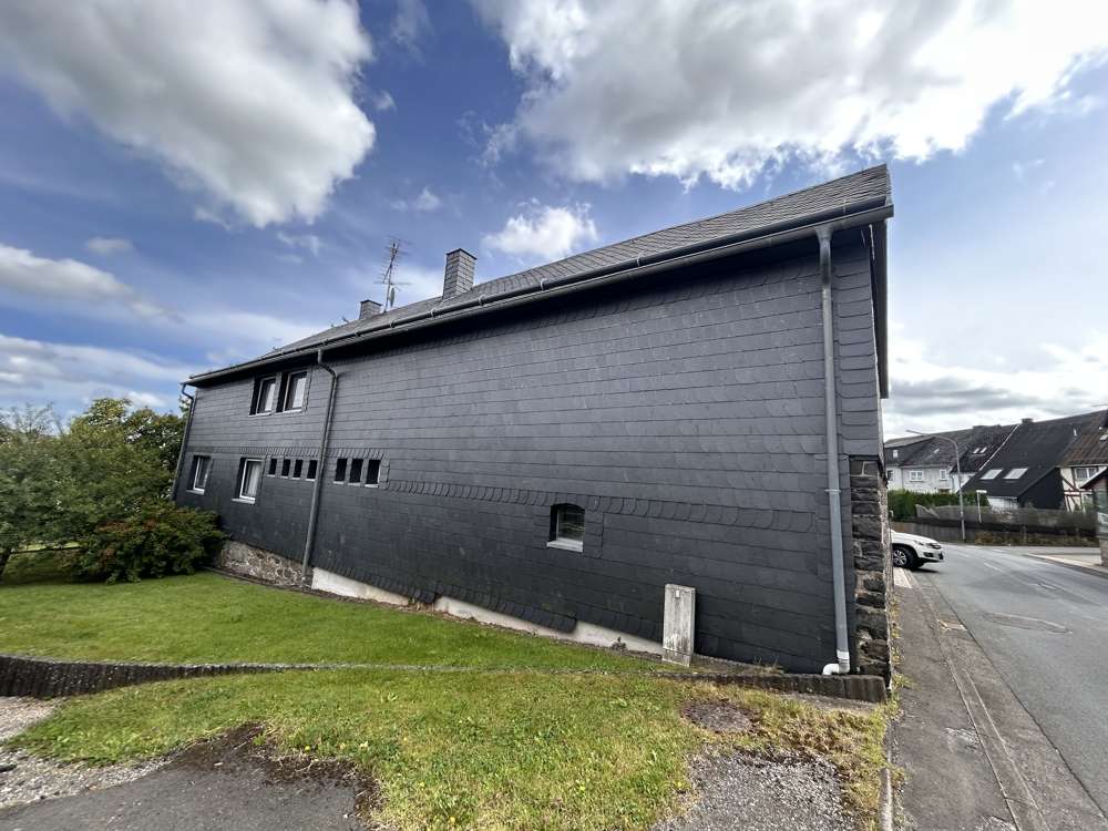 Großzügiges Wohnhaus in Breitscheider Ortsteil mit neuwertigem Dach wartet auf Sie und Ihre Familie!, Lahn Dill Kreis – Bild 4