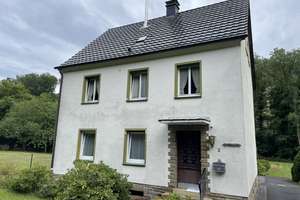 Renovierungsbedürftiges 2-Familienhaus mit 4 Pkw-Garagen in grüner Wohnlage von Hagen-Rummenohl – Die vollständige Adresse der Immobilie erhältst du vom Anbieter., 58091 Dahl, Hagen – Vorschaubild 3