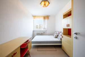 AIGNER - Großzügige 4-Zimmer-Wohnung mit zwei Balkonen und Gestaltungsmöglichkeit – Die vollständige Adresse der Immobilie erhältst du vom Anbieter., 80997 Allach, München – Vorschaubild 3