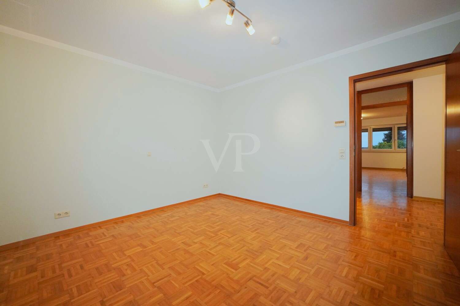 Immobilie in Künzelsau - Gepflegte 3,5-Zimmer-Wohnung mit Einbauküche und Parkettboden - Bild 6