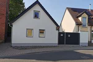 Einziehen und im schönen Einfamilienhaus wohlfühlen! – Friedrich-Ebert-Straße 3, 6809 Roitzsch – Vorschaubild 2