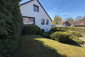Gepflegtes und gemütliches Wohlfühl-1-Familienhaus in sehr beliebter Wohnlage von Helmstedt – Die vollständige Adresse der Immobilie erhältst du vom Anbieter., 38350 Helmstedt – Vorschaubild 3