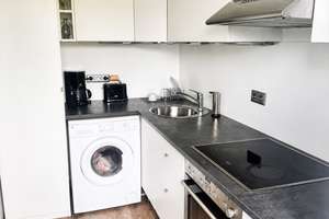 Möblierte 2-Zimmer-Eigentumswohnung mit Balkon, Klima & TG in Wiesbaden – Eltviller Straße 19, 65197 Rheingauviertel / Hollerborn, Wiesbaden – Vorschaubild 4