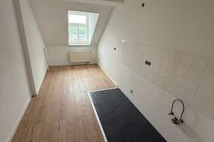 Großzügige DG 2-Zimmer mit Laminat, eigener Dachboden und Wanne in Zentrumsnähe – Zietenstraße 104, 9130 Sonnenberg, Chemnitz – Vorschaubild 6