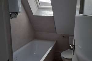 NEU: Niedliche 2-Zimmer Dachgeschoss-WE, saniert, Föhrenhorst 48 Wolfsburg, nahe Krankenhaus – Föhrenhorst 48, 38440 Wohltberg, Wolfsburg – Vorschaubild 3