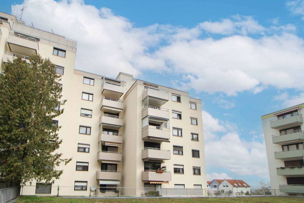 Immobilie in Eberdingen - Penthouse-Wohnung mit Weitblick, Balkon, Aufzug und TG-Stellplatz in ruhiger Lage von Hochdorf - Bild 0