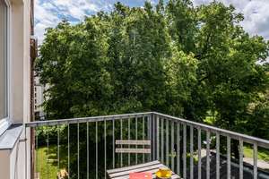 Ein Rückzugsort mitten in der Stadt – Stilvolle Altbauwohnung mit sonnigem Westbalkon – Die vollständige Adresse der Immobilie erhältst du vom Anbieter., 10117 Mitte (Ortsteil), Berlin – Vorschaubild 6