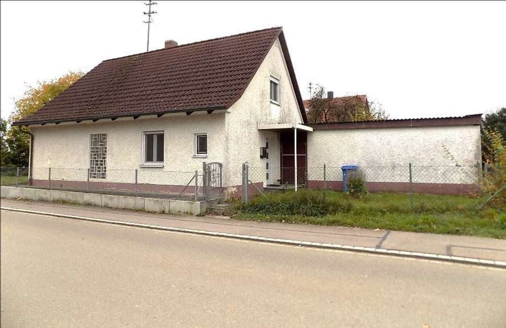 Immobilie in Rettenbach - Renovierungsbedürftiges Einfamilienhaus zu veräußern - Bild 1