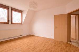 Altbaujuwel mit Balkon 4 Zimmer im Herzen von Bad Cannstatt – Die vollständige Adresse der Immobilie erhältst du vom Anbieter., 70376 Oberer Schlossgarten, Stuttgart – Vorschaubild 12