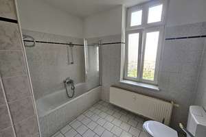 Ansprechende 2-Zimmerwohnung mit Einbauküche|Innenhofbalkon|Tageslichtbad mit Wanne|Abstellraum – Raiffeisenstraße 27, 39112 Leipziger Straße, Magdeburg – Vorschaubild 11