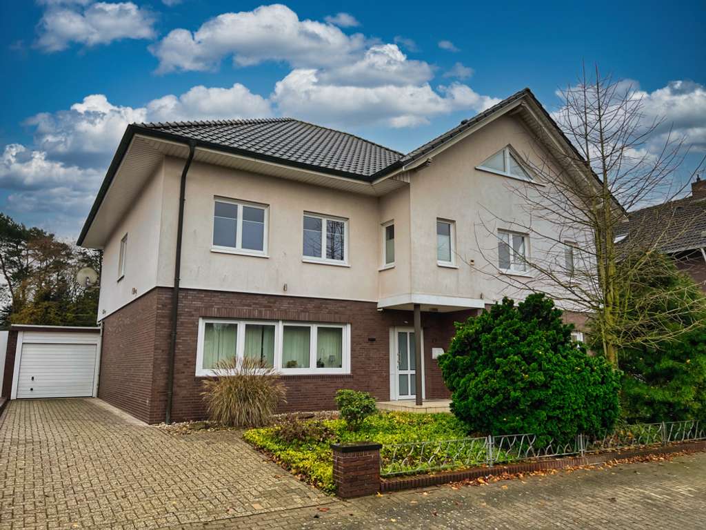 Immobilie in Cloppenburg - Zuhause mit Wow-Effekt! Zweifamilienhaus in Top-Lage von Cloppenburg! - Bild 2