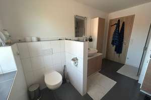 CHARMANTE Doppelhaushälfte mit WOHLFÜHLcharakter! Ideal für Familien oder Paare! Pelletheizung! – St.-Antonius-Straße 12 a, 86860 Jengen – Vorschaubild 22