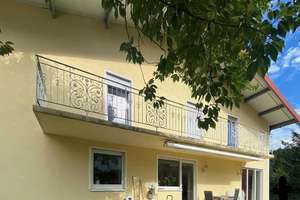 Wohnhaus mit Büro, Werk-/Lagerhalle und Baugrund mit Entwicklungspotenzial! – Die vollständige Adresse der Immobilie erhältst du vom Anbieter., 86485 Biberbach – Vorschaubild 1