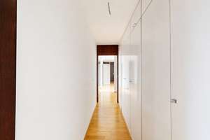 RE/MAX – Hochwertiges Penthouse mit Panoramablick – Die vollständige Adresse der Immobilie erhältst du vom Anbieter., 81373 Land in Sonne, München – Vorschaubild 8