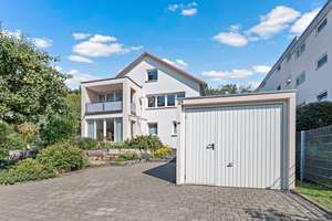 Einfamilienhaus mit Einliegerwohnung und gepflegtem großem Grundstück in zentraler Lage Reutlingens – Gustav-Schwab-Str. 29, 72762 Reutlingen-Mitte, Reutlingen – Vorschaubild 2