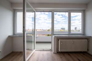 Morgensonne mit Ausblick: 2-Zimmer-Wohnung mit Balkon, Badewanne und Parkett nahe Ku'damm – Eisenzahnstraße 12, 10709 Wilmersdorf, Berlin – Vorschaubild 8