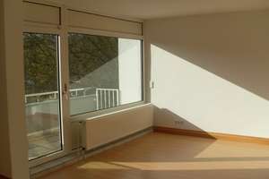 Bi-West, Uni-Nähe | 3 ZKB im 2. OG mit Balkon und Garage