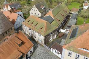 Historisches Schmuckstück! Wohnhaus in zentraler Innenstadtlage mit denkmalgeschütztem Fabrikgebäude – Die vollständige Adresse der Immobilie erhältst du vom Anbieter., 95473 Creußen – Vorschaubild 33