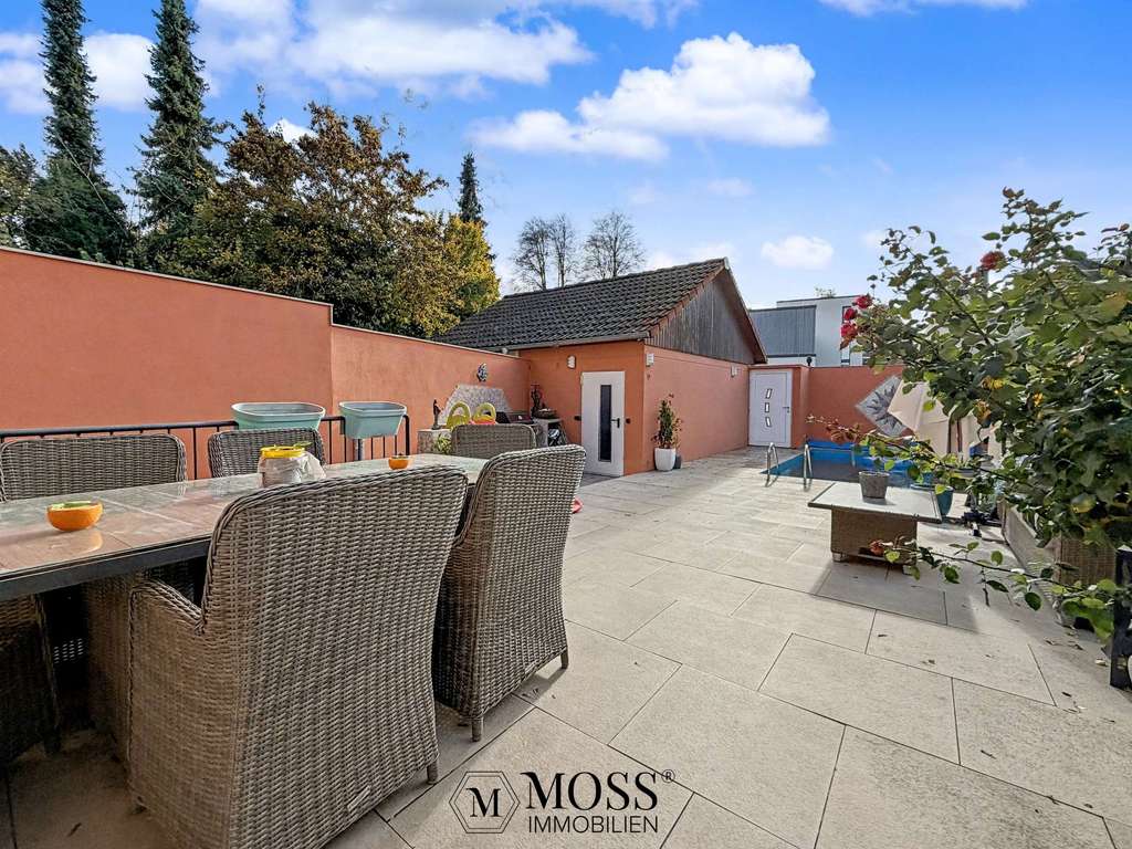 Immobilie in Schallstadt - Leerstehend: Reihenhaus der Extraklasse in Schallstadt/Mengen-Privater Rückzugsort mit Pool & Charme - Bild 2