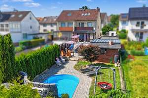 Familientraum mit Pool und Garten – großzügige Doppelhaushälfte in begehrter Lage von  Bad Münder – Die vollständige Adresse der Immobilie erhältst du vom Anbieter., 31848 Bad Münder am Deister – Vorschaubild 2