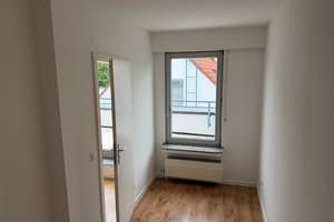 Modernes Appartement mit Dachterrasse und Pantry-Küche in Oberkassel – Die vollständige Adresse der Immobilie erhältst du vom Anbieter., 40547 Oberkassel, Düsseldorf – Vorschaubild 3